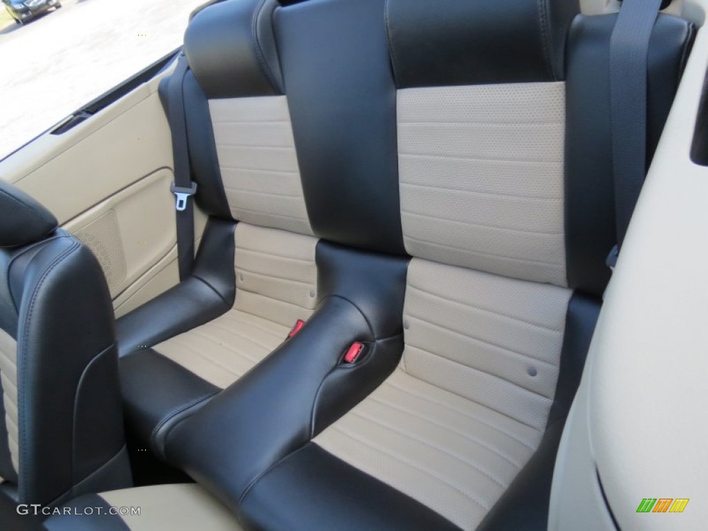 2007 Ford Mustang GT/CS California Special Convertible Rear Seat Photo #83627344
