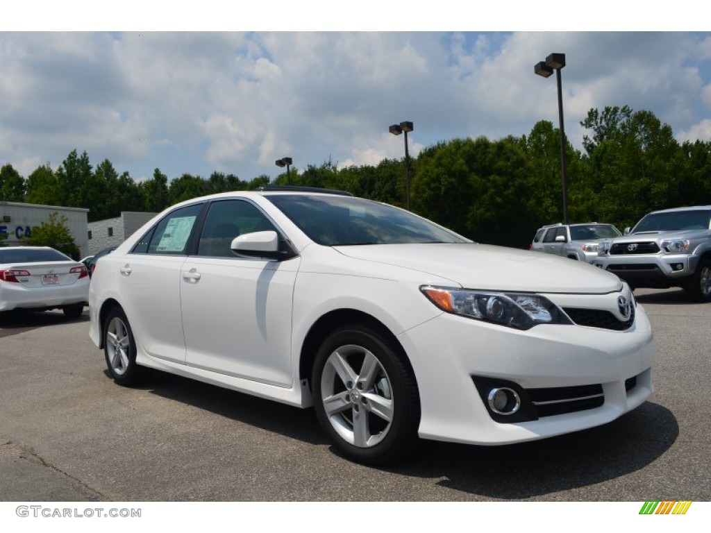 2013 Camry SE - Super White / Black photo #3
