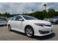 2013 Super White Toyota Camry SE  photo #3