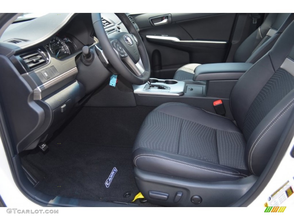 2013 Camry SE - Super White / Black photo #5