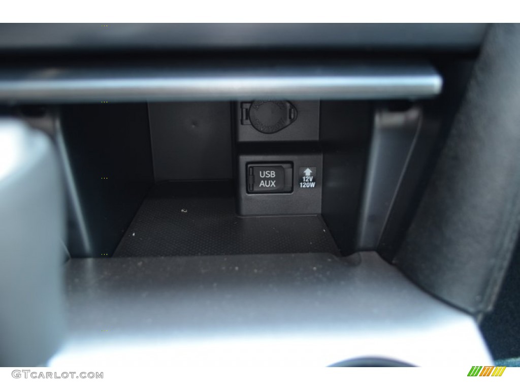 2013 Camry SE - Super White / Black photo #13