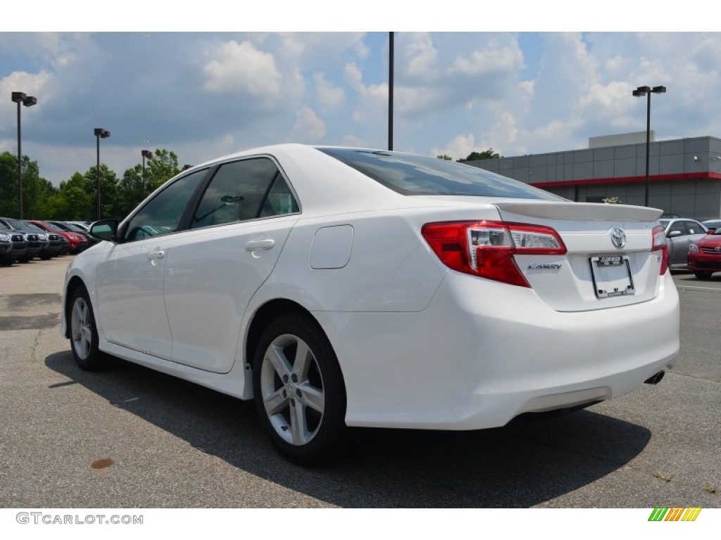 2013 Camry SE - Super White / Black photo #19