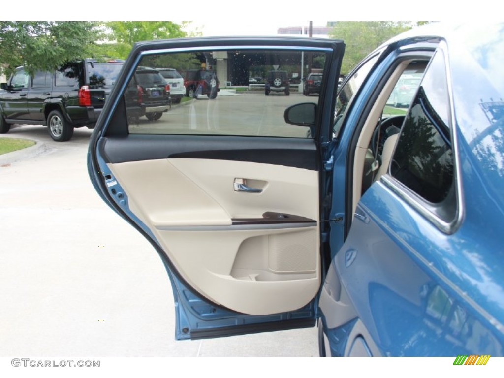 2009 Toyota Venza I4 Ivory Door Panel Photo #83631643