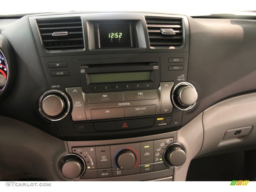 2010 Highlander V6 4WD - Black / Ash photo #12