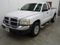 2005 Bright White Dodge Dakota SLT Club Cab  photo #13