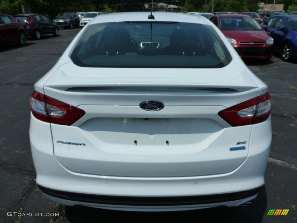 2013 Fusion SE 1.6 EcoBoost - Oxford White / SE Appearance Package Charcoal Black/Red Stitching photo #3