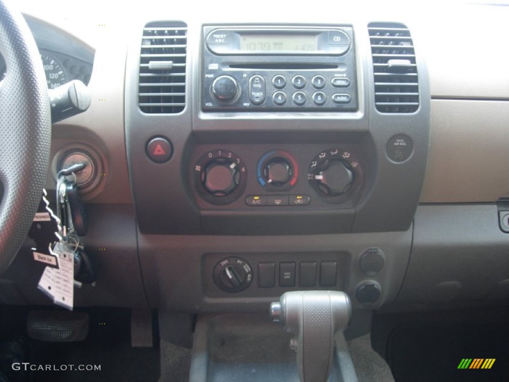 2006 Xterra Off Road 4x4 - Night Armor Pearl / Desert/Graphite photo #3