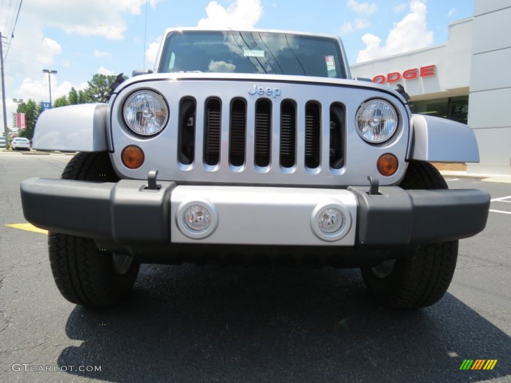 2013 Wrangler Unlimited Sahara 4x4 - Billet Silver Metallic / Black photo #2