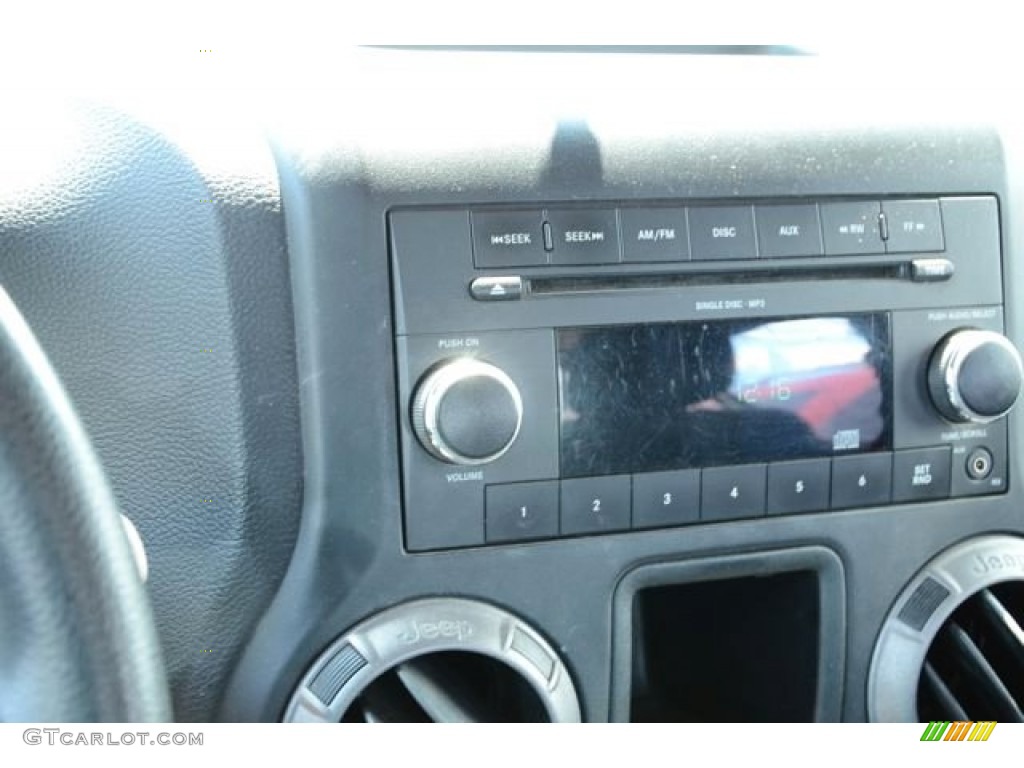 2011 Wrangler Sport 4x4 - Mango Tango Pearl / Black photo #13