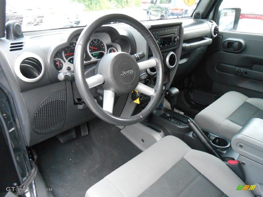 2010 Wrangler Sahara 4x4 - Dark Charcoal Pearl / Dark Slate Gray/Medium Slate Gray photo #9