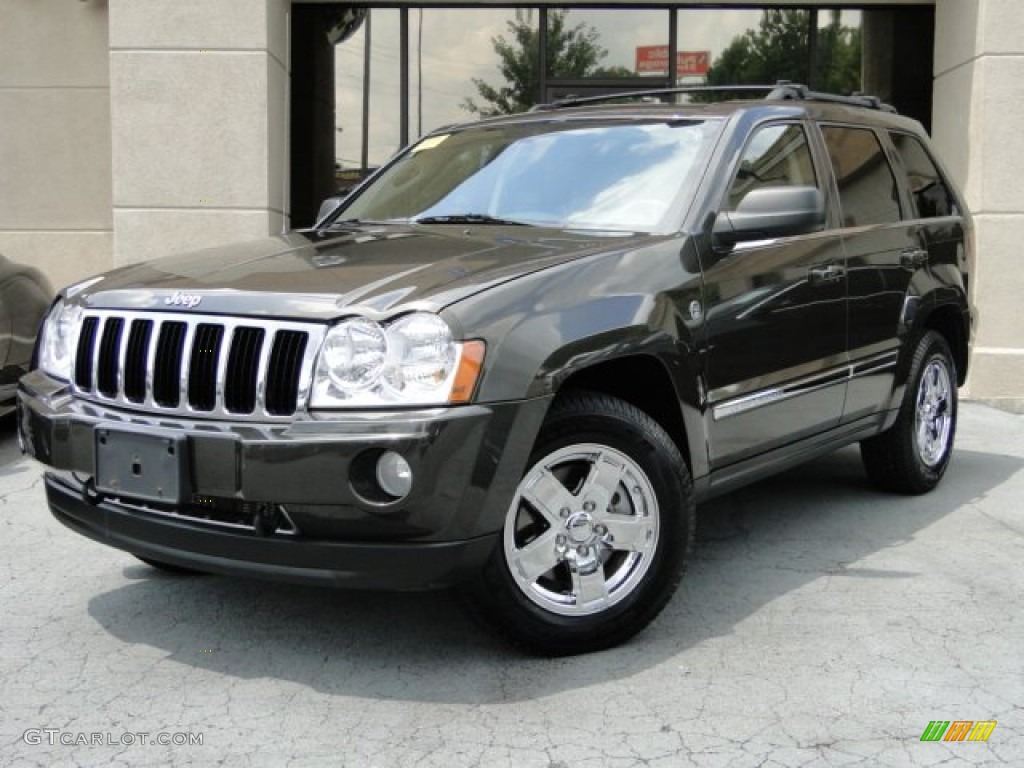 2006 Grand Cherokee Limited 4x4 - Dark Khaki Pearl / Dark Khaki/Light Graystone photo #1