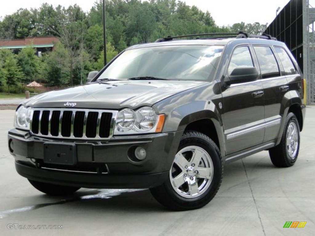 2006 Grand Cherokee Limited 4x4 - Dark Khaki Pearl / Dark Khaki/Light Graystone photo #2