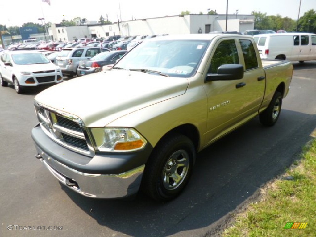 2011 Ram 1500 ST Quad Cab 4x4 - White Gold / Dark Slate Gray/Medium Graystone photo #3