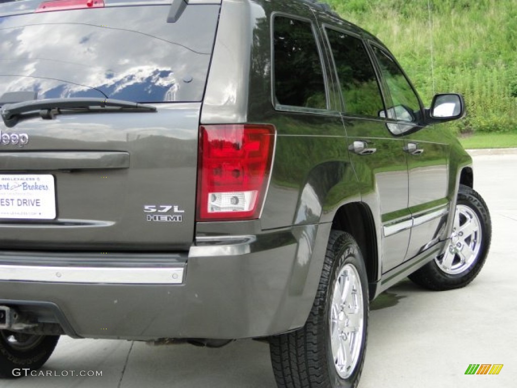 2006 Grand Cherokee Limited 4x4 - Dark Khaki Pearl / Dark Khaki/Light Graystone photo #7