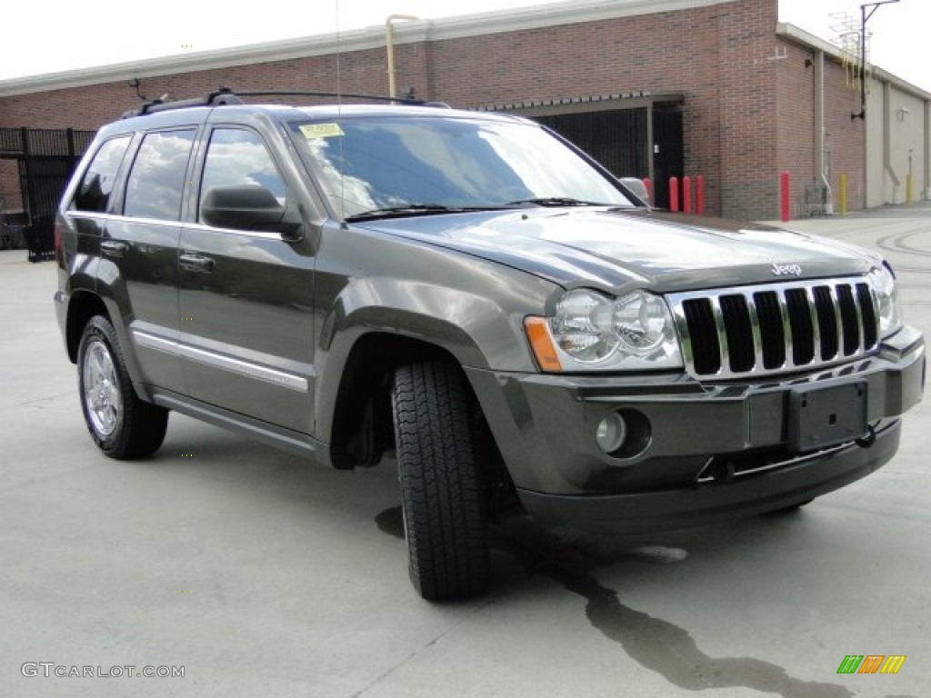 2006 Grand Cherokee Limited 4x4 - Dark Khaki Pearl / Dark Khaki/Light Graystone photo #11