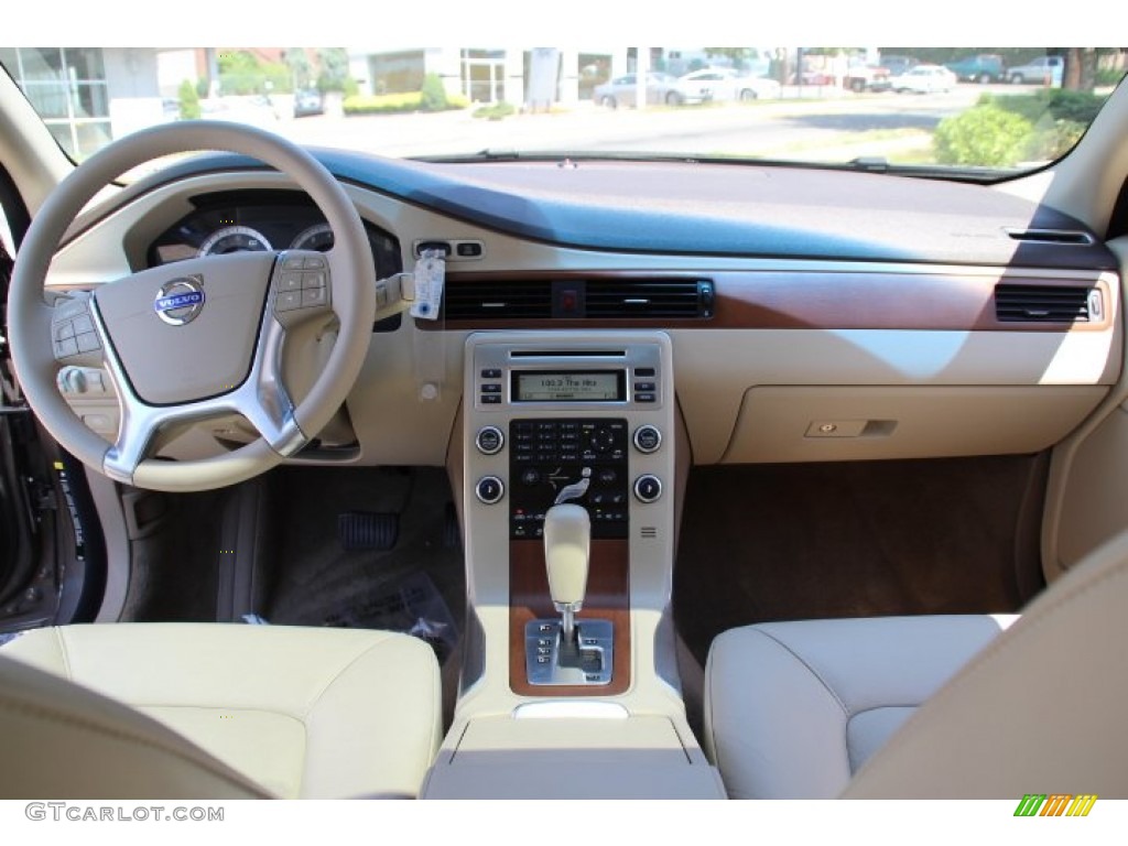 2010 Volvo S80 T6 AWD Sandstone Dashboard Photo #83648167
