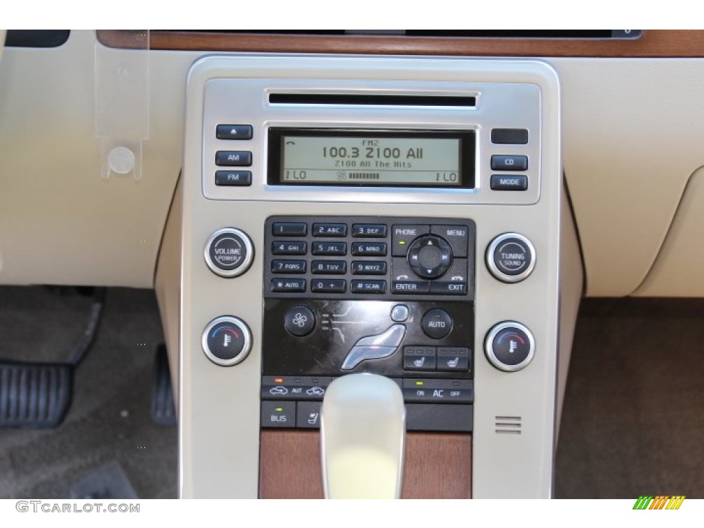2010 Volvo S80 T6 AWD Controls Photo #83648185