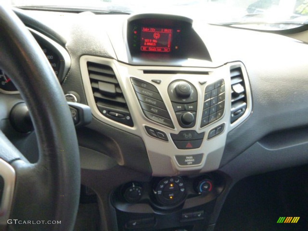 2011 Ford Fiesta SES Hatchback Controls Photo #83649829