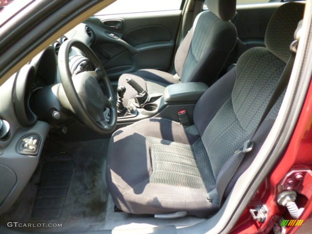 2004 Grand Am SE Sedan - Sport Red Metallic / Dark Pewter photo #15