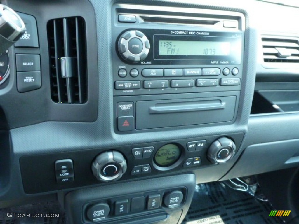 2013 Honda Ridgeline RTL Controls Photos