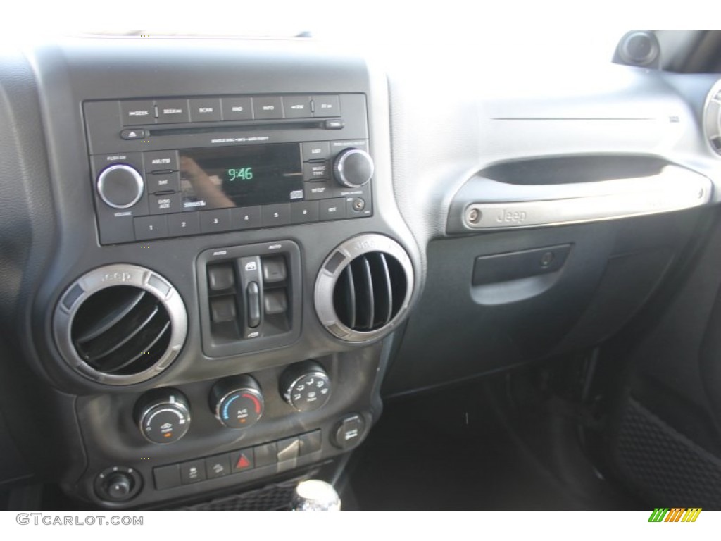 2012 Wrangler Unlimited Sport 4x4 - Black Forest Green Pearl / Black photo #16