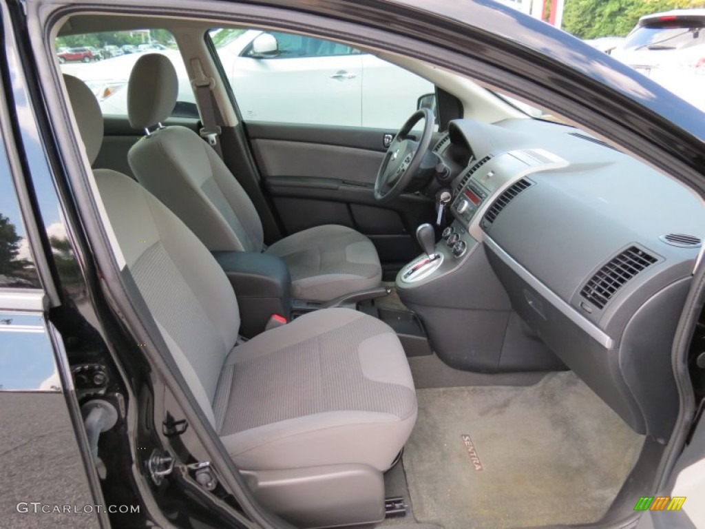 2012 Sentra 2.0 SR - Super Black / Beige photo #14