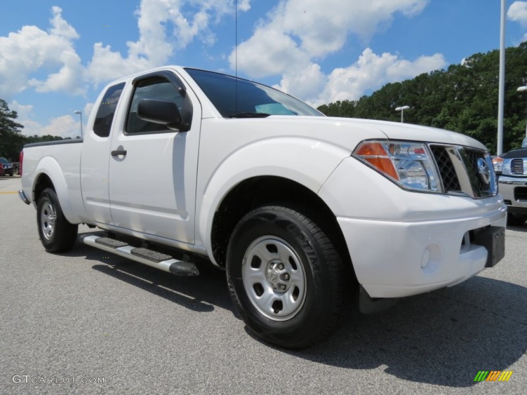 Avalanche White 2005 Nissan Frontier XE King Cab Exterior Photo #83663698