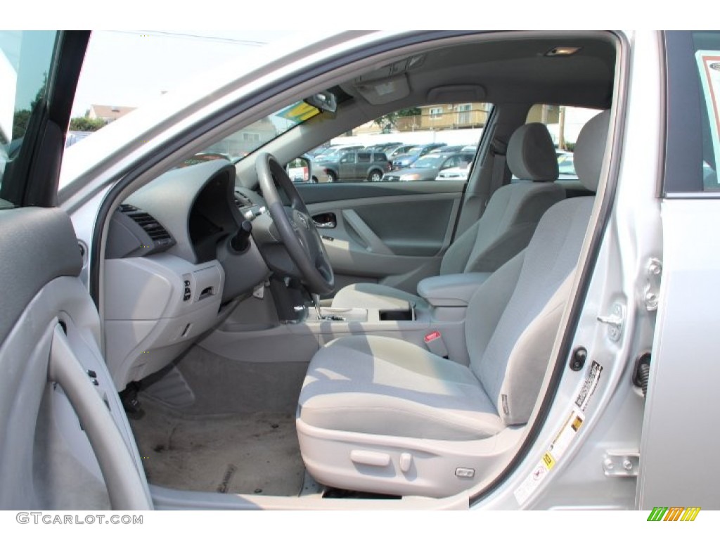 2010 Camry LE - Classic Silver Metallic / Ash Gray photo #7