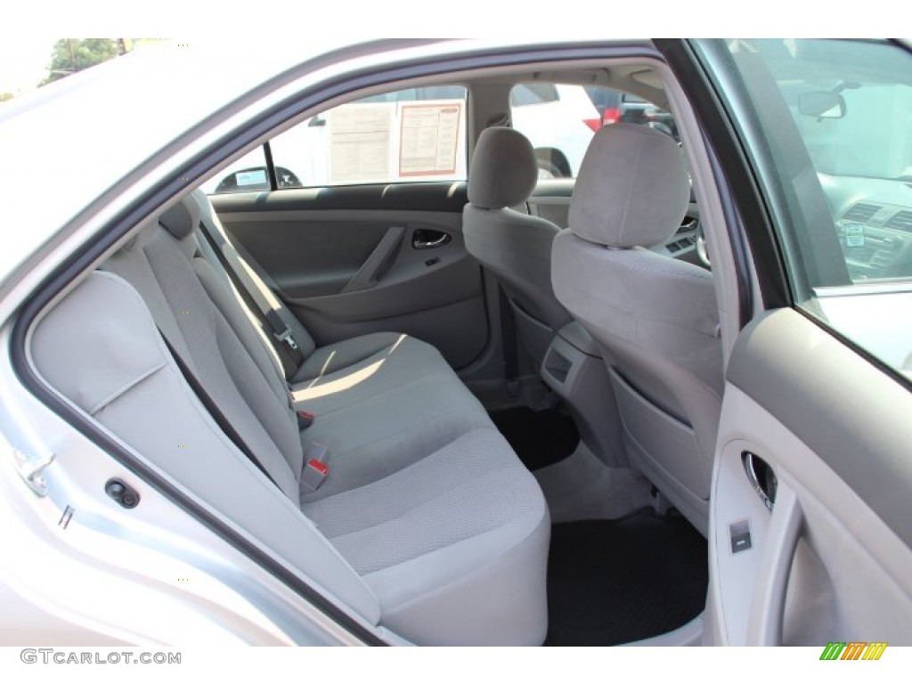 2010 Camry LE - Classic Silver Metallic / Ash Gray photo #9