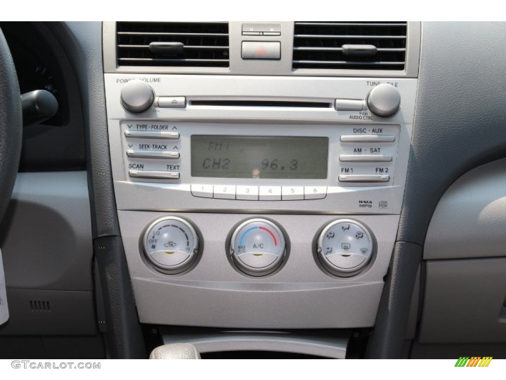 2010 Camry LE - Classic Silver Metallic / Ash Gray photo #11