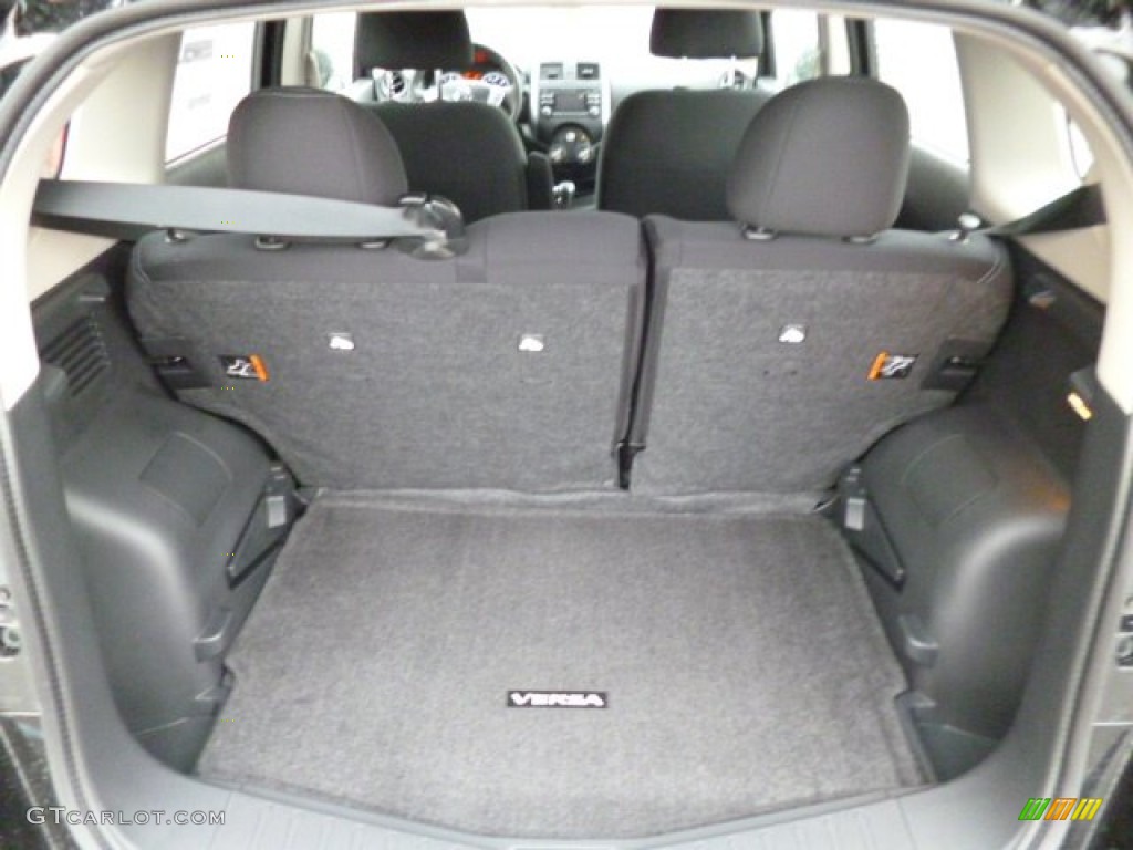 2014 Nissan Versa Note SV w/SL Package Trunk Photos