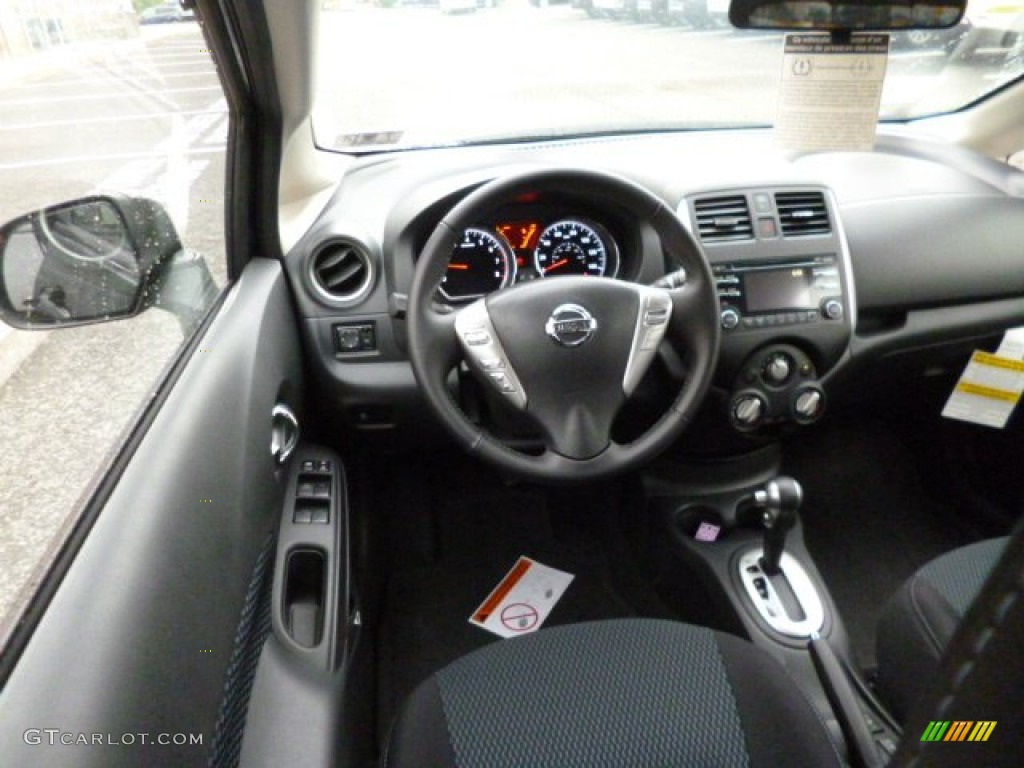 2014 Nissan Versa Note SV w/SL Package Dashboard Photos