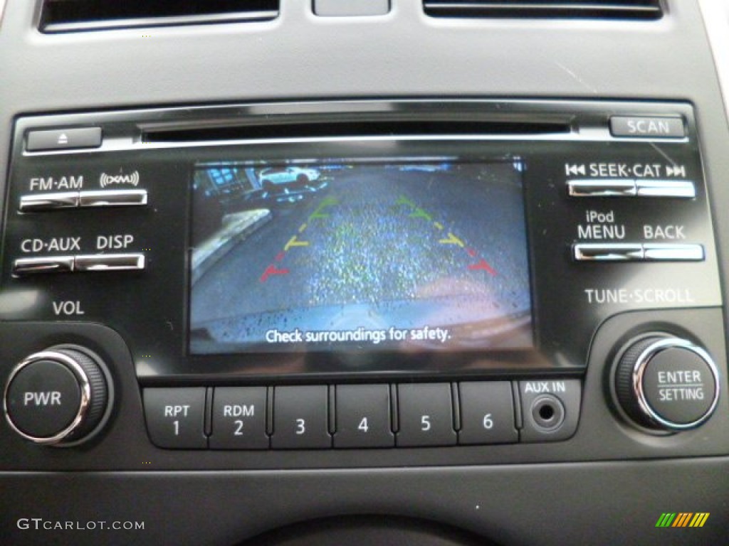 2014 Nissan Versa Note SV w/SL Package Controls Photo #83670001