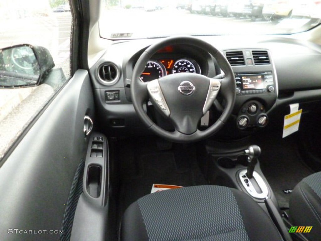 2014 Nissan Versa Note SV Charcoal Dashboard Photo #83670340
