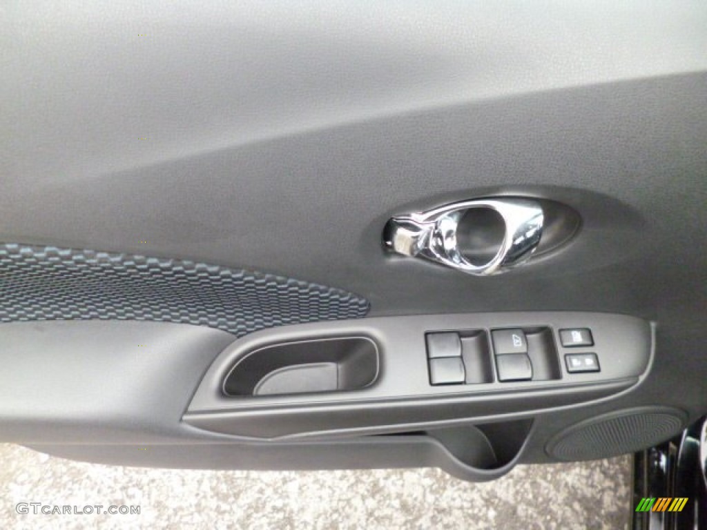 2014 Nissan Versa Note SV Controls Photo #83670412
