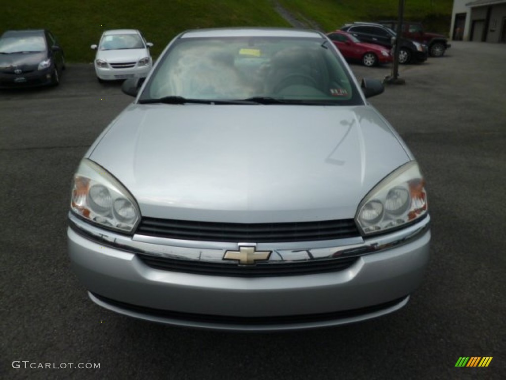 2005 Malibu Sedan - Galaxy Silver Metallic / Gray photo #2