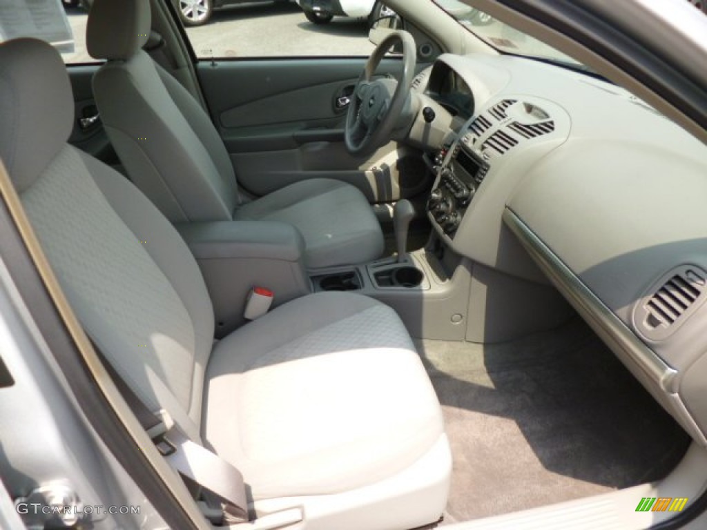 Gray Interior 2005 Chevrolet Malibu Sedan Photo #83676865