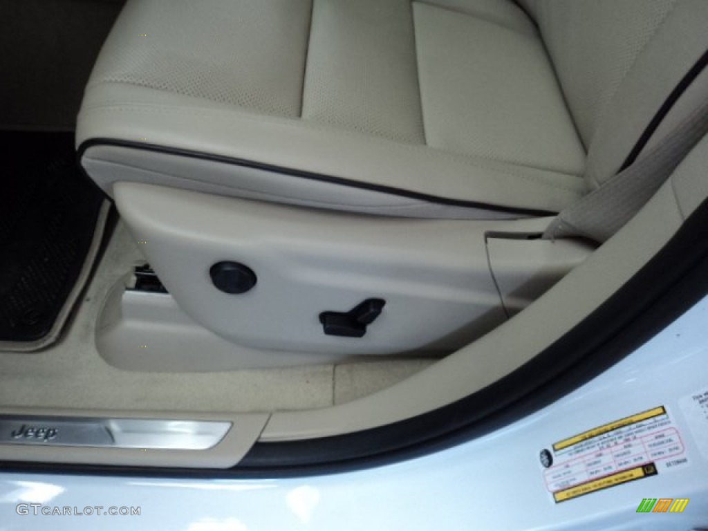 2014 Grand Cherokee Overland 4x4 - Bright White / Overland Nepal Jeep Brown Light Frost photo #12