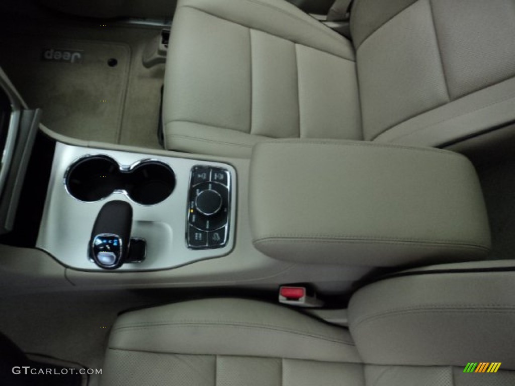 2014 Grand Cherokee Overland 4x4 - Bright White / Overland Nepal Jeep Brown Light Frost photo #13