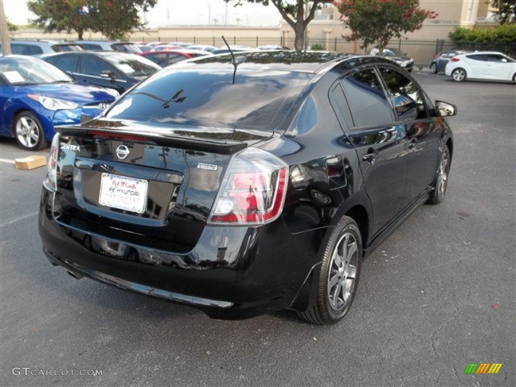 2012 Sentra 2.0 SR Special Edition - Super Black / Charcoal photo #25