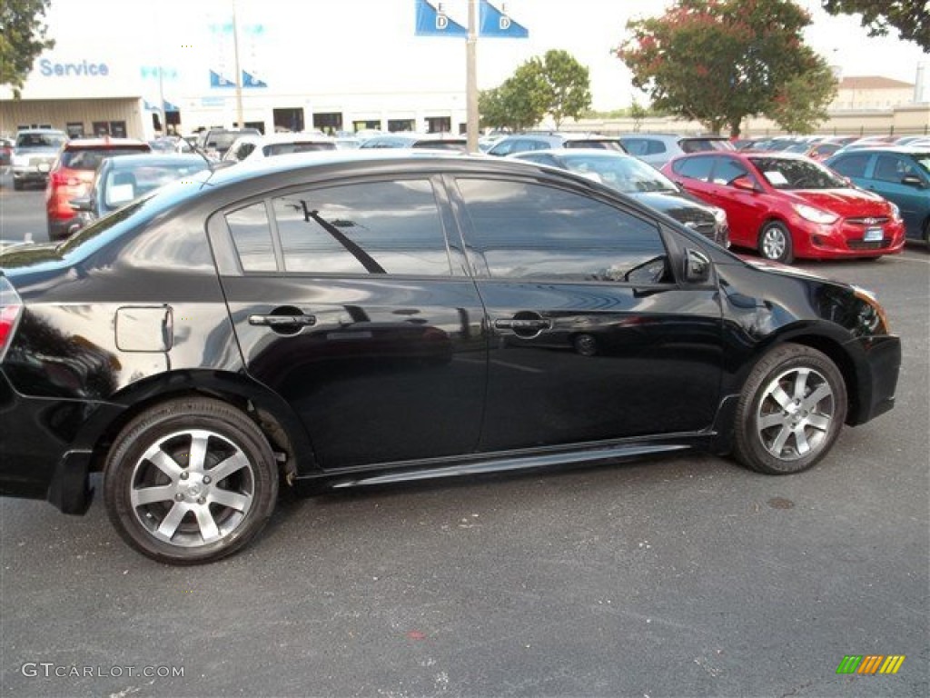 2012 Sentra 2.0 SR Special Edition - Super Black / Charcoal photo #27