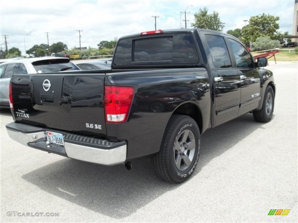 2005 Titan SE Crew Cab - Galaxy Black / Graphite/Titanium photo #2