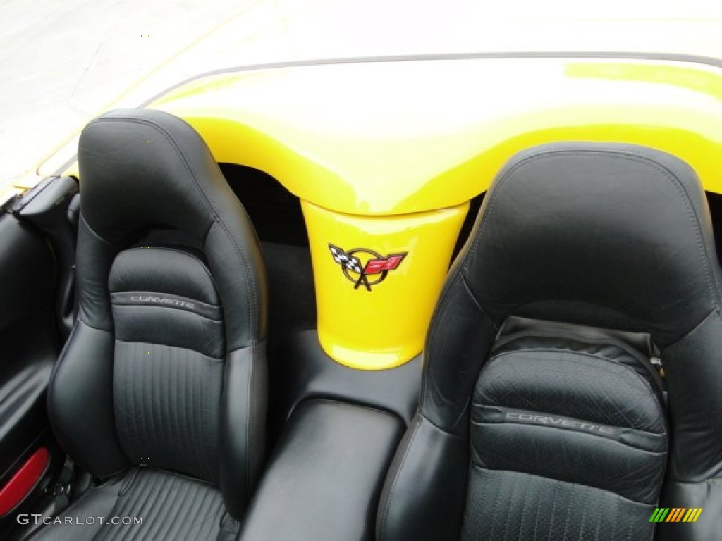 2004 Corvette Convertible - Millenium Yellow / Black photo #12