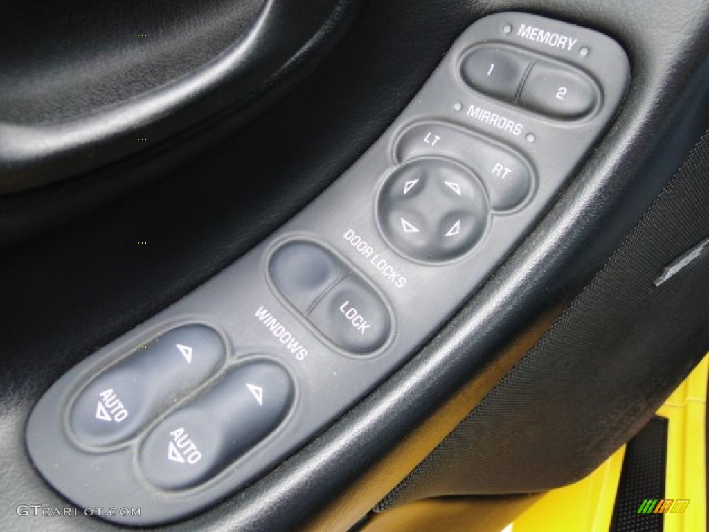 2004 Corvette Convertible - Millenium Yellow / Black photo #24