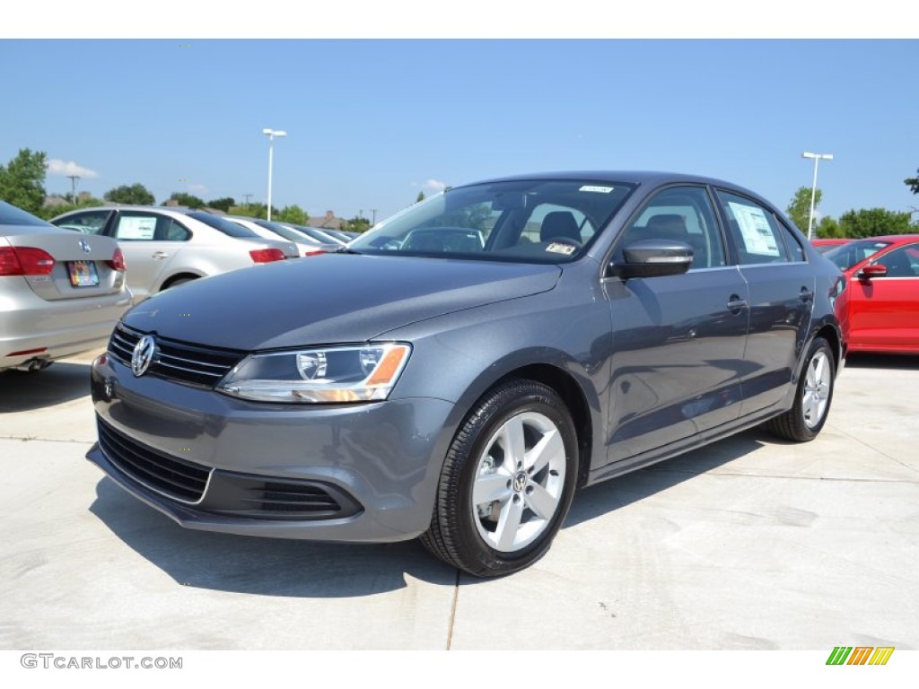 Platinum Gray Metallic Volkswagen Jetta