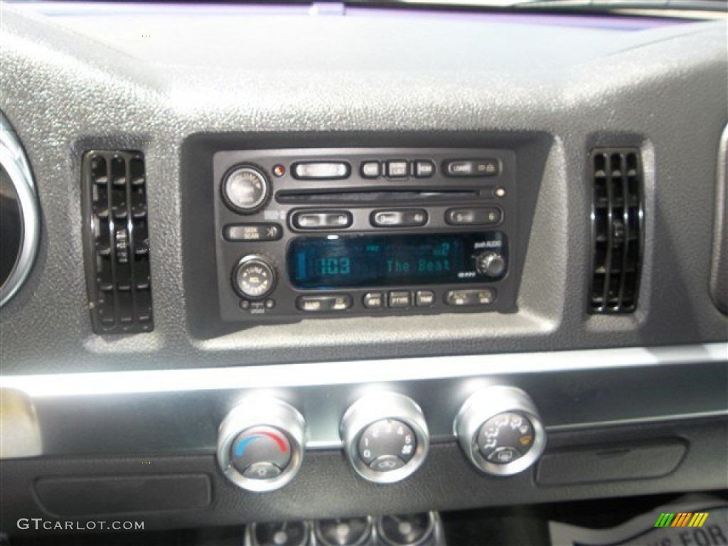 2004 Chevrolet SSR Standard SSR Model Audio System Photos