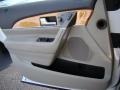 2011 White Platinum Tri-Coat Lincoln MKX FWD  photo #18