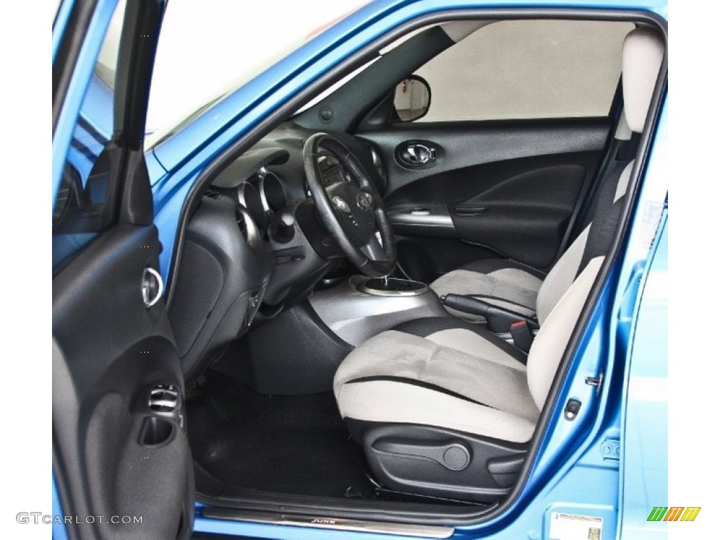 2011 Nissan Juke SV Interior Color Photos