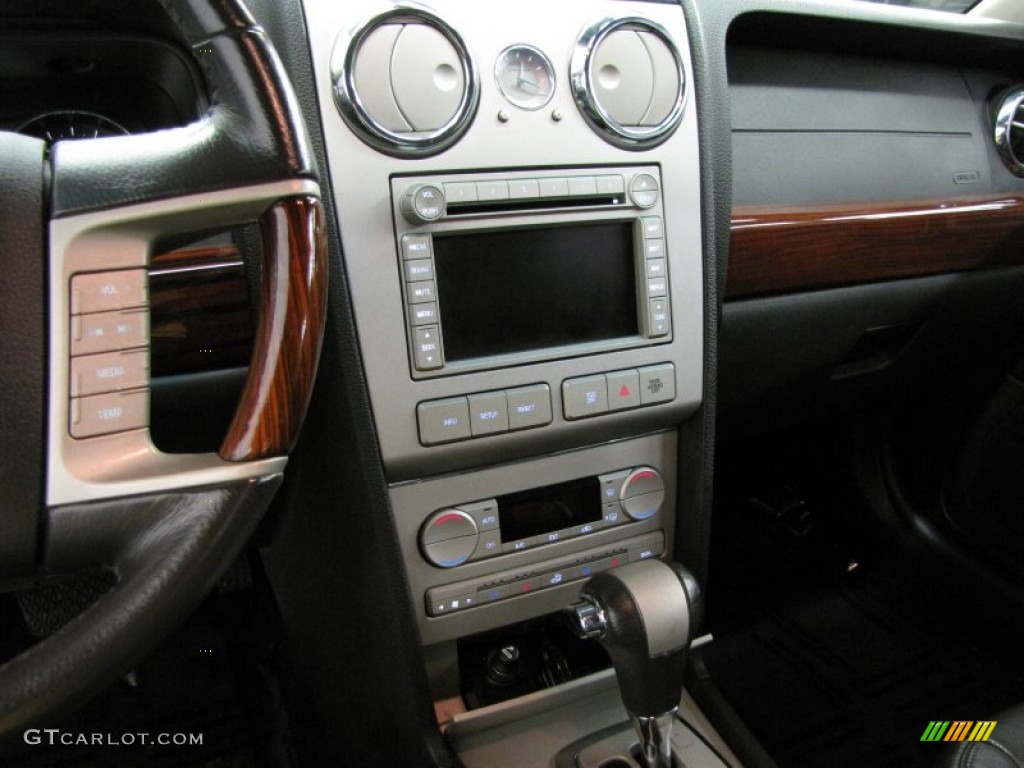 2006 Zephyr  - Black Clearcoat / Dark Charcoal photo #22