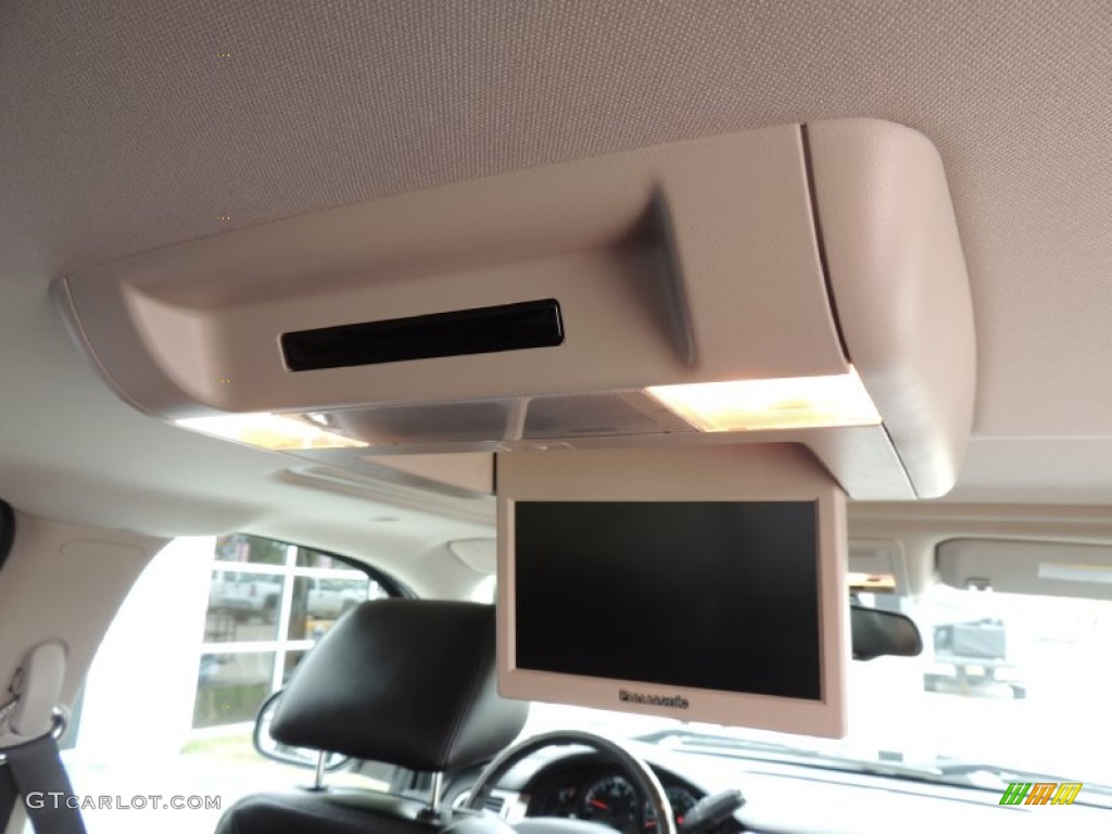 2010 GMC Sierra 1500 Denali Crew Cab Entertainment System Photos